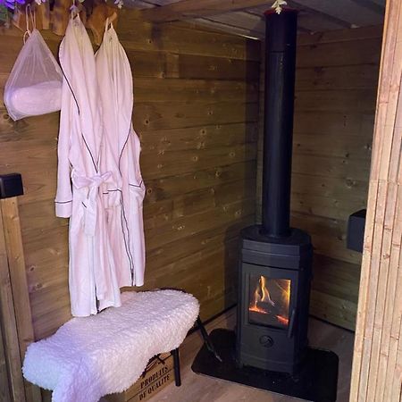 Cabane Au Style Scandinave Et Son Bain Nordique Bouillon Luaran gambar